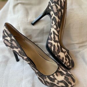 Bandolino Black and Cream Animal Print Heels